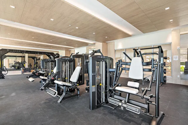 Nautilus 220 Unit 1402 photo 68