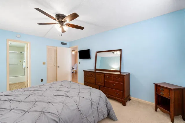 Unit 408 photo 11