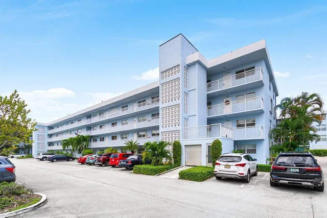 Unit 408 photo 17
