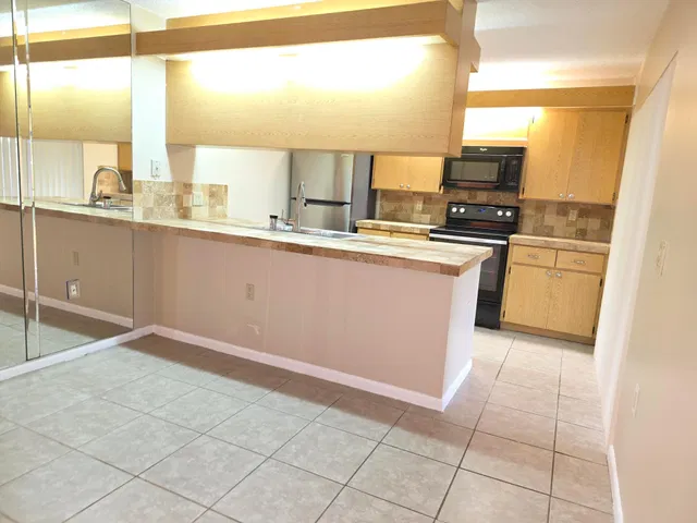 Residence photo 5