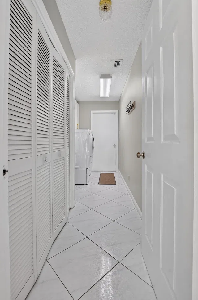 Residence photo 28