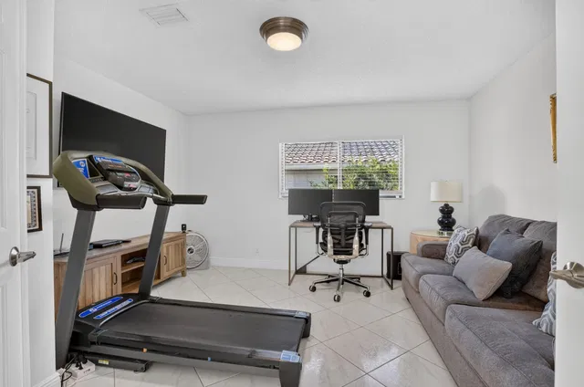 Residence photo 45