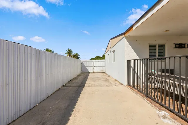 Residence photo 5