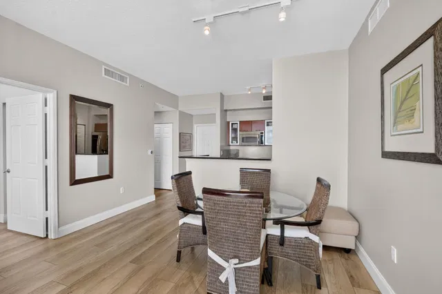 Unit 1604 photo 15