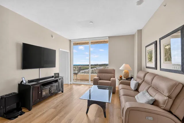Unit 1604 photo 18