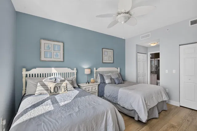 Unit 1604 photo 32