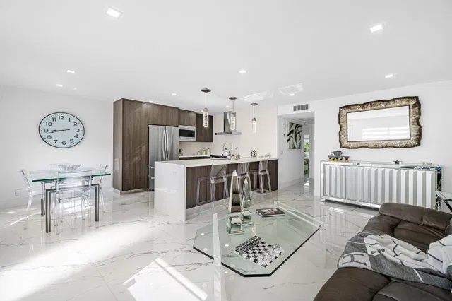 Residence photo 5