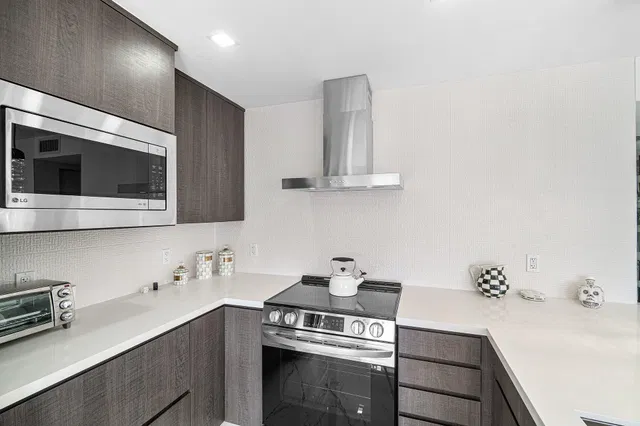 Residence photo 12