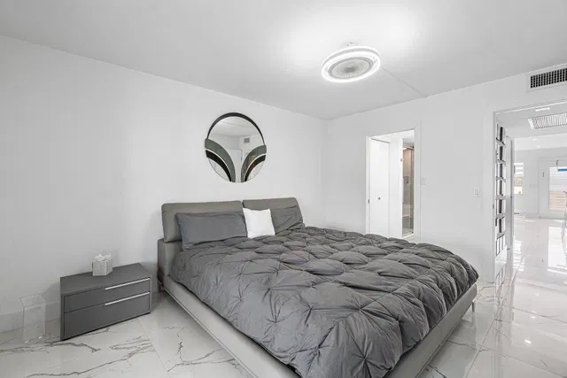 Residence photo 32