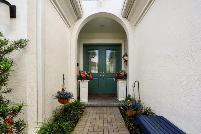 Residence photo 2