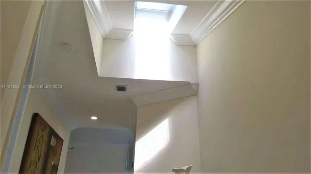 Unit 902 photo 15
