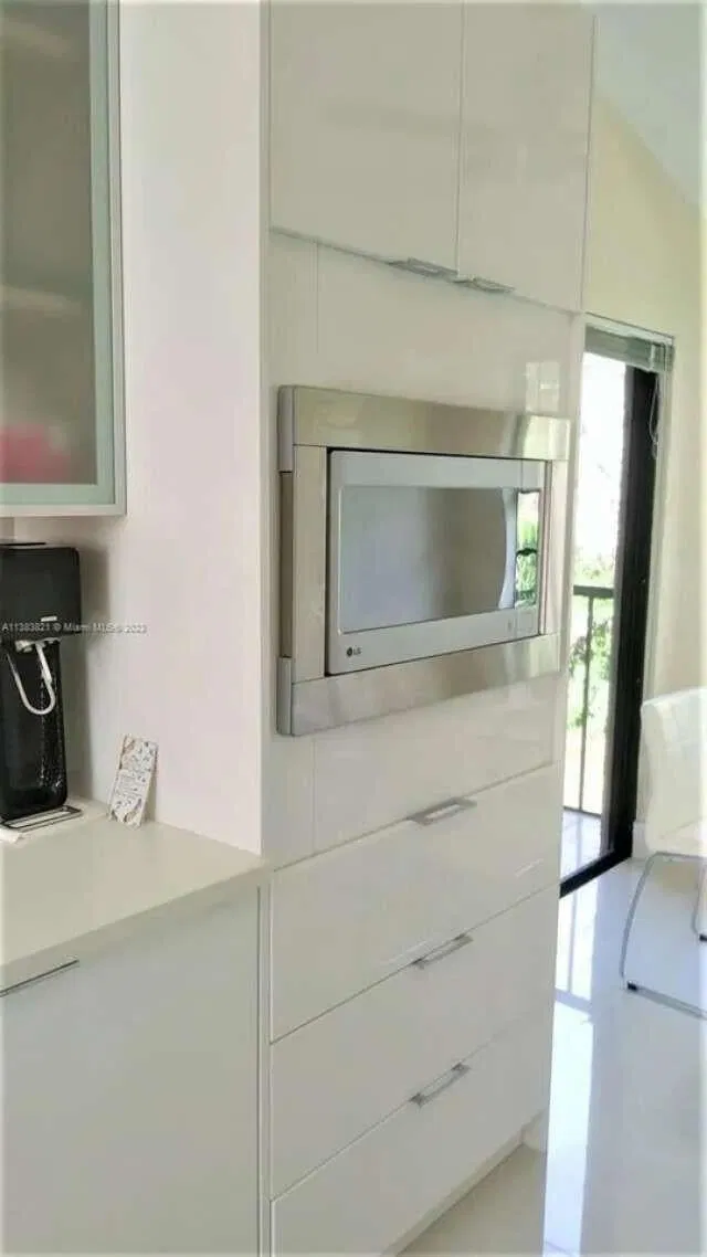 Unit 902 photo 23