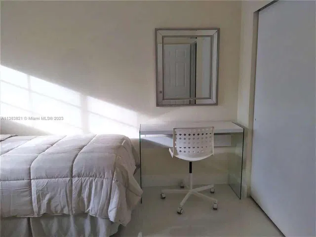 Unit 902 photo 36