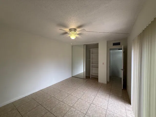 Residence photo 8