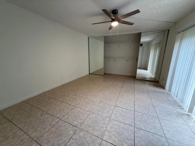 Residence photo 10