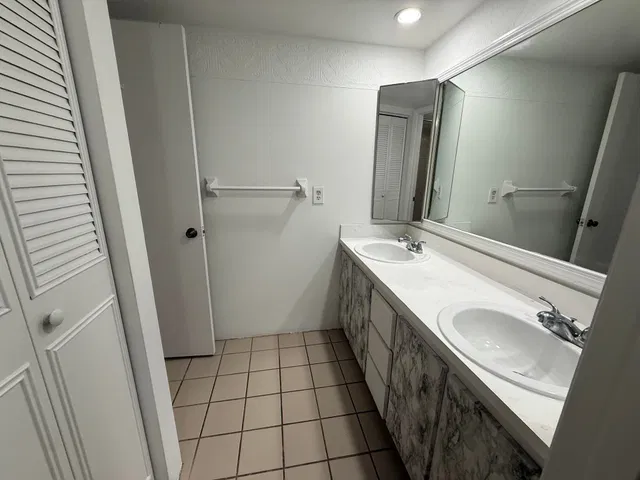 Residence photo 12