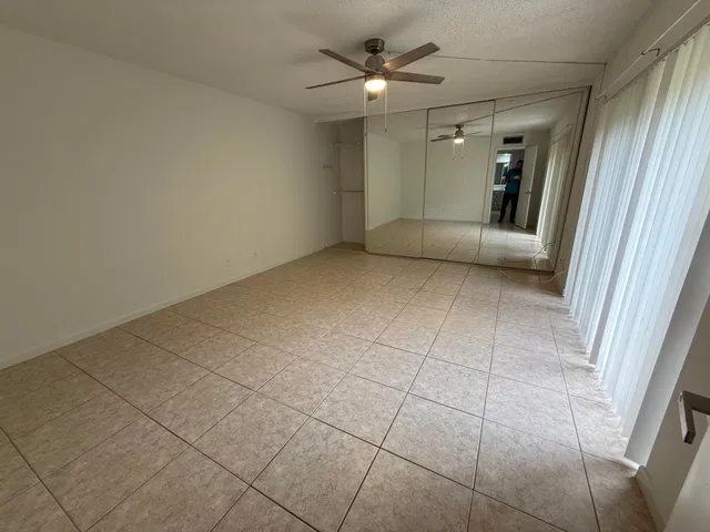 Residence photo 13