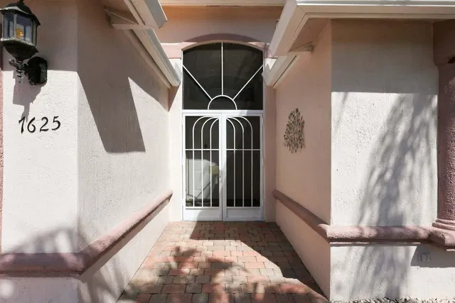 Residence photo 4