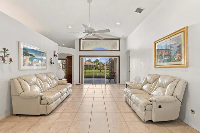 Residence photo 11