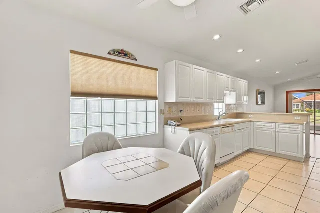 Residence photo 22