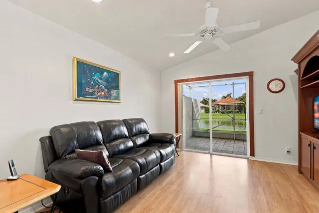 Residence photo 24