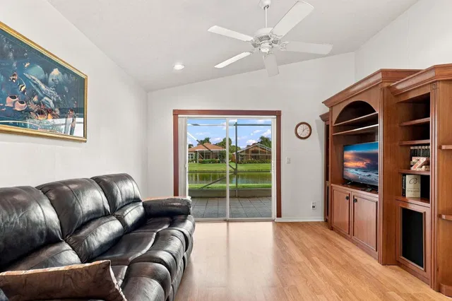 Residence photo 26