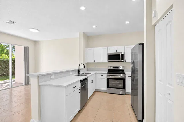  Residence photo 9