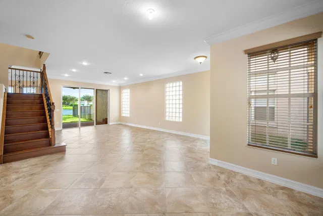 Residence photo 16