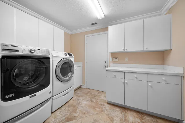 Residence photo 62
