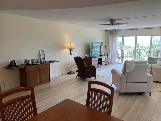  Unit 515 photo 7