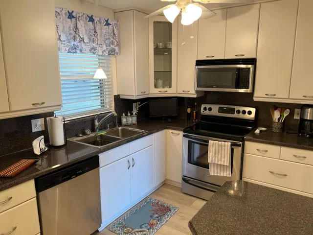  Unit 515 photo 11
