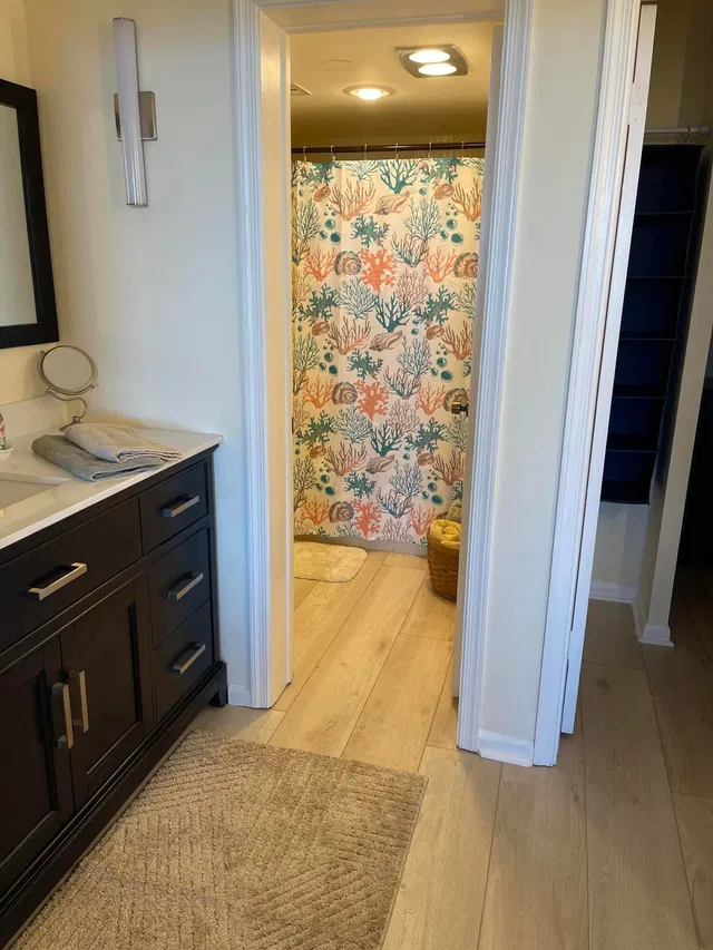  Unit 515 photo 15