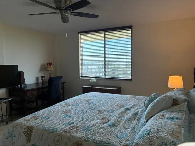  Unit 515 photo 33