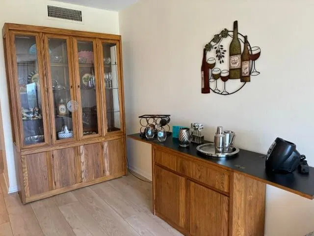  Unit 515 photo 37