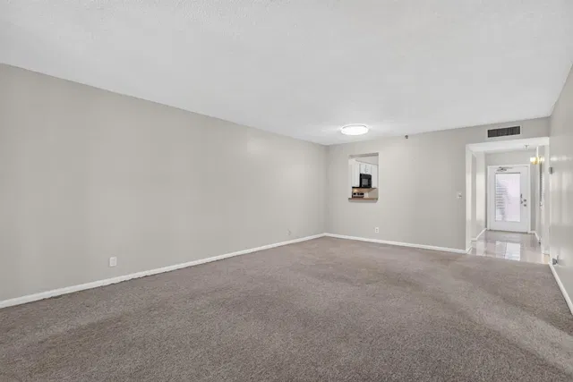 Unit 109 photo 11