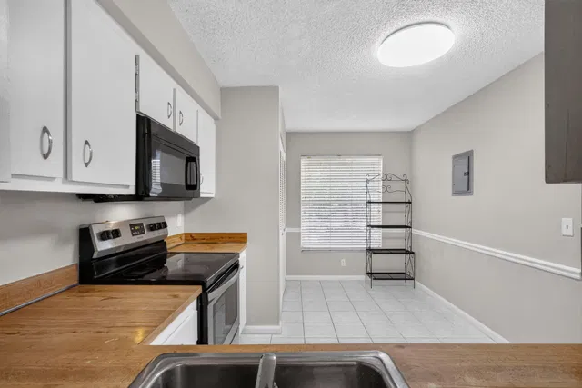 Unit 109 photo 12