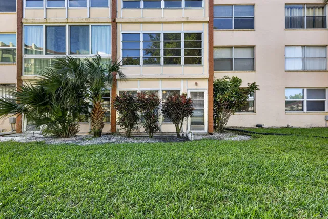 Unit 109 photo 38