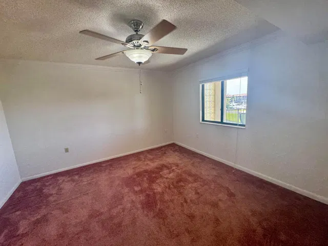  Unit 405 photo 7