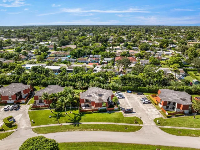  Residence photo 9