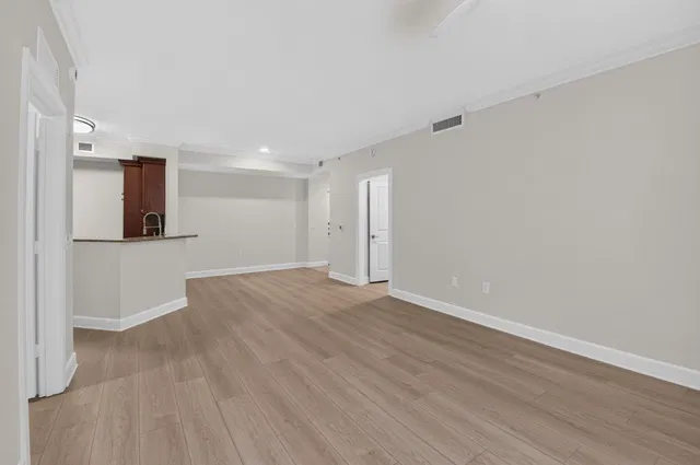  Unit 4214 photo 10