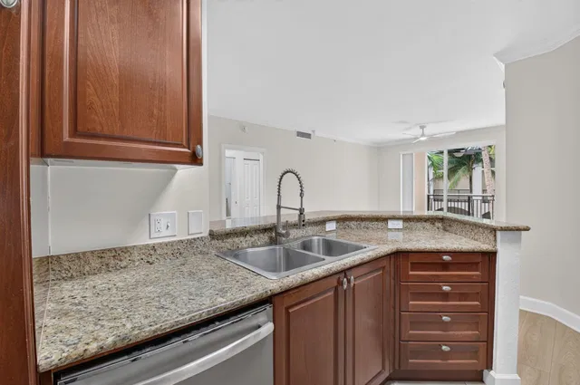  Unit 4214 photo 15