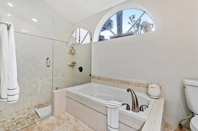  Residence photo 8