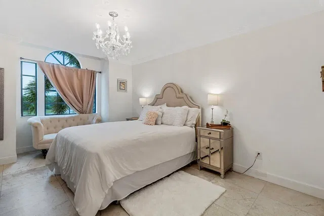  Residence photo 33
