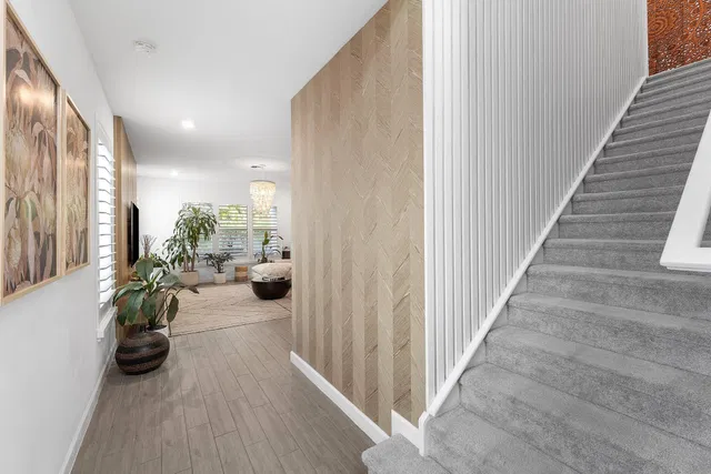  Residence photo 6