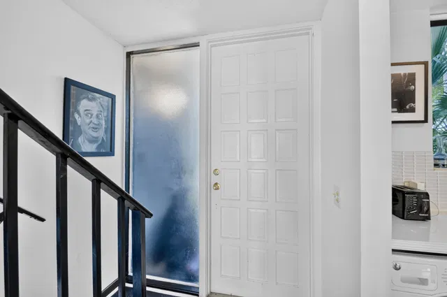  Residence photo 6