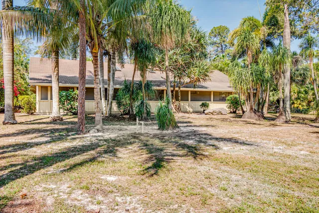 Residence photo 2