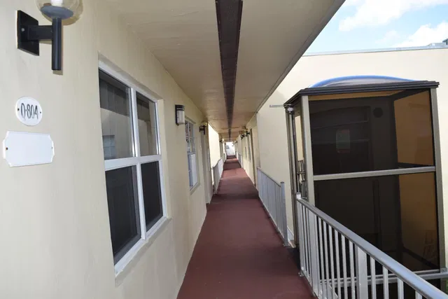  Unit 804 photo 6