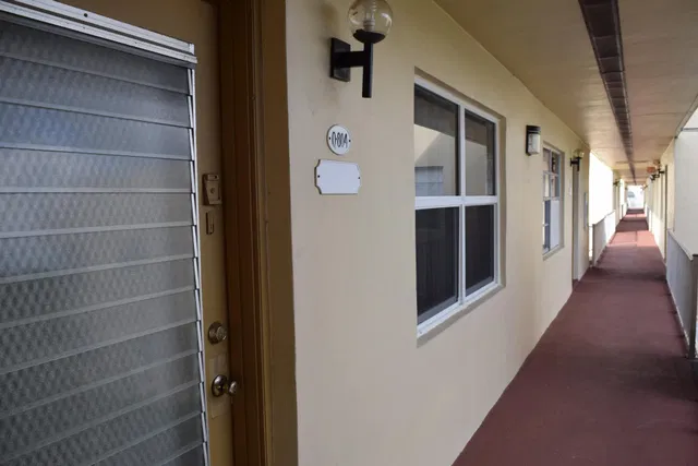  Unit 804 photo 9