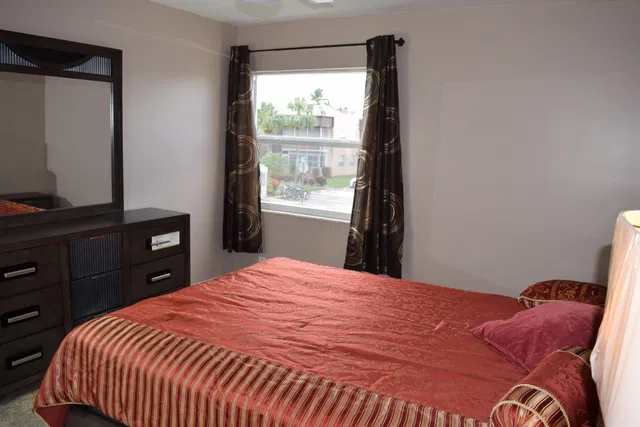  Unit 804 photo 26