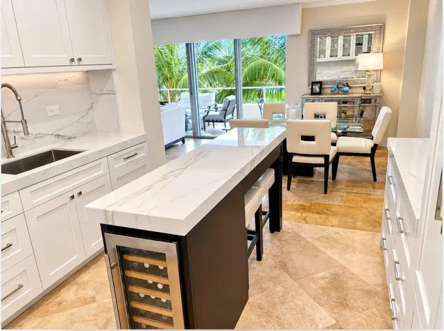 Palm Beach Towers, Palm Beach Unit 222A photo 3